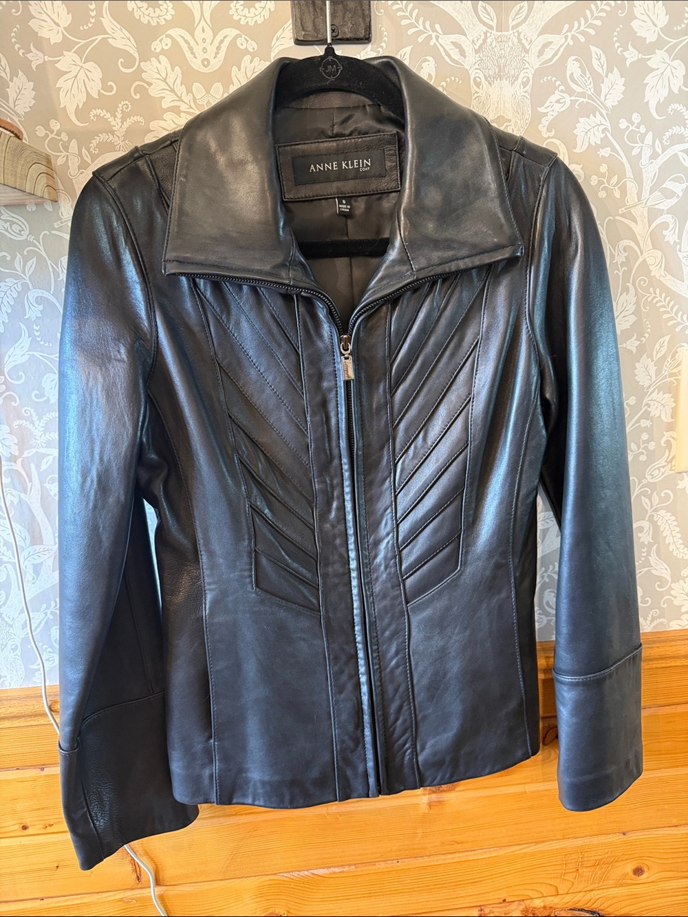 Anne Klein Black Leather Jacket Size Small PTP 19”